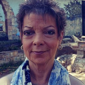 Meet your Posher, Deborah